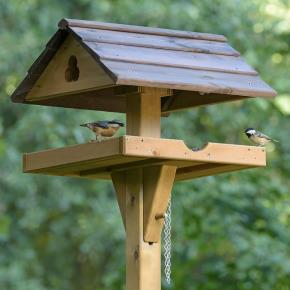 Bird table for feeding small birds - RSPB Adjustable bird table