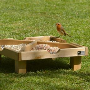 Bird table for feeding black birds - RSPB Ground feeding table