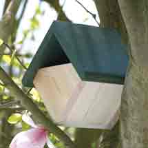RSPB Robin and Wren diamond nest box product photo