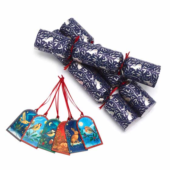 RSPB Wooden decoration plastic-free Christmas crackers, box of six product photo back L