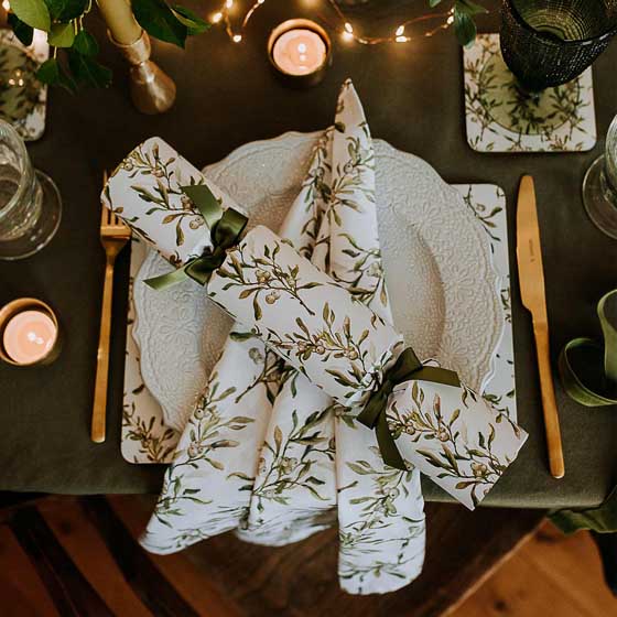 Luxury mistletoe Christmas crackers by Nancy & Betty product photo ai5 L